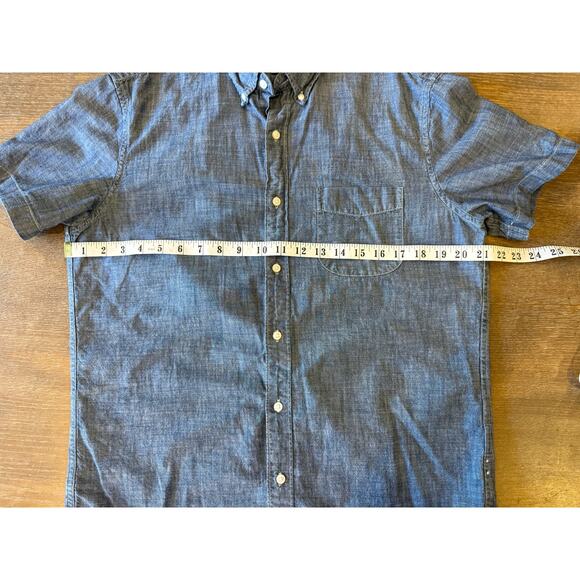 J. Crew Denim Jean Button Down Shirt Top Men size M Classic Fit Chambray J Crew - Picture 6 of 6